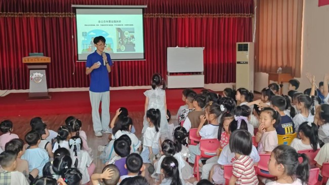 ���t���R����Փ�ռ����v�F�����t��ͣ�v�����G����ȫ��