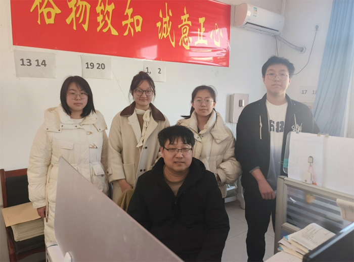 �Ӻ����ˮ֮�Ӛw������(qi��ng)�����ж�ĸУ����Ԓ���L