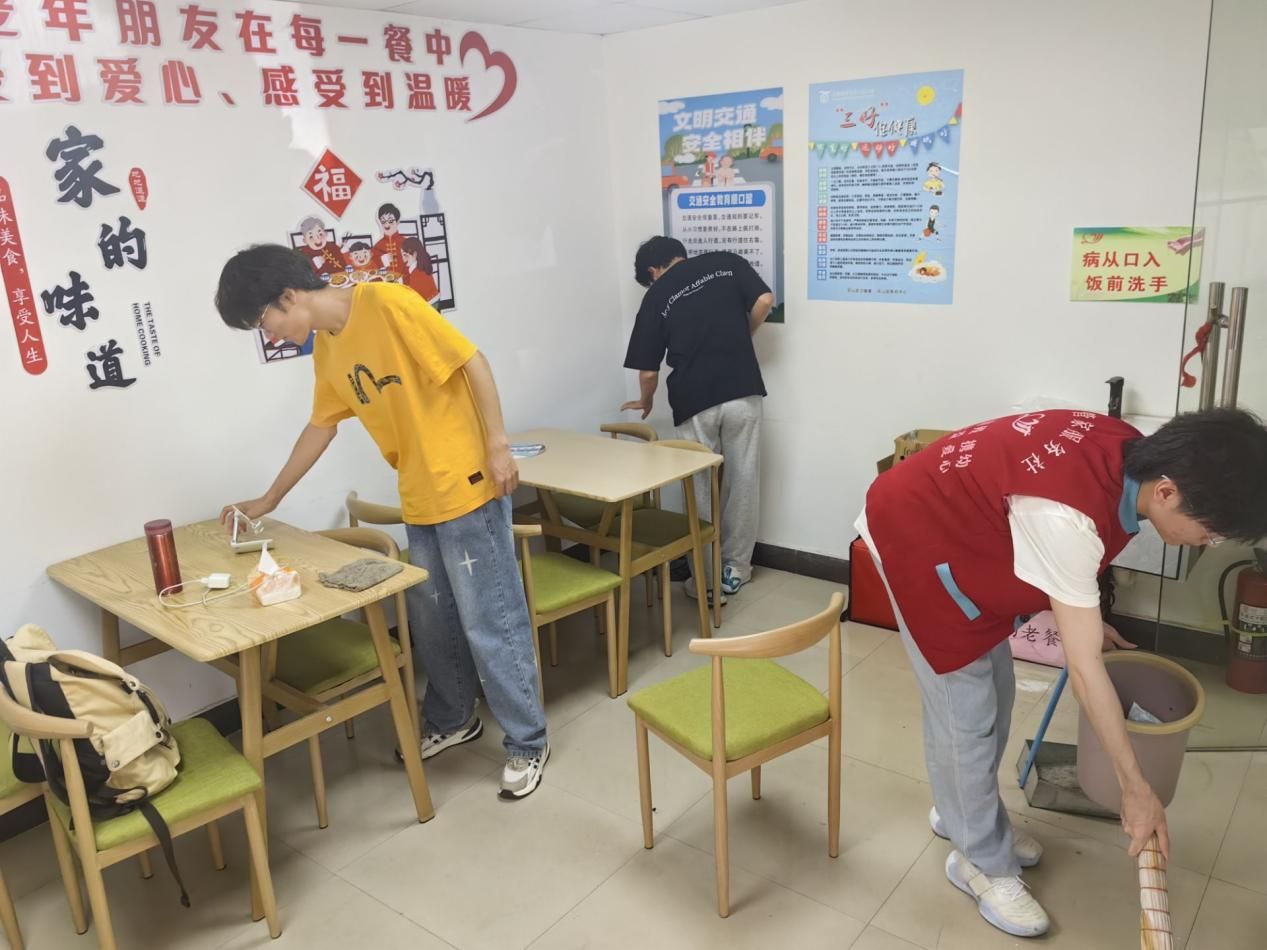 安徽學子三下鄉：走進楊家山，情暖老人心