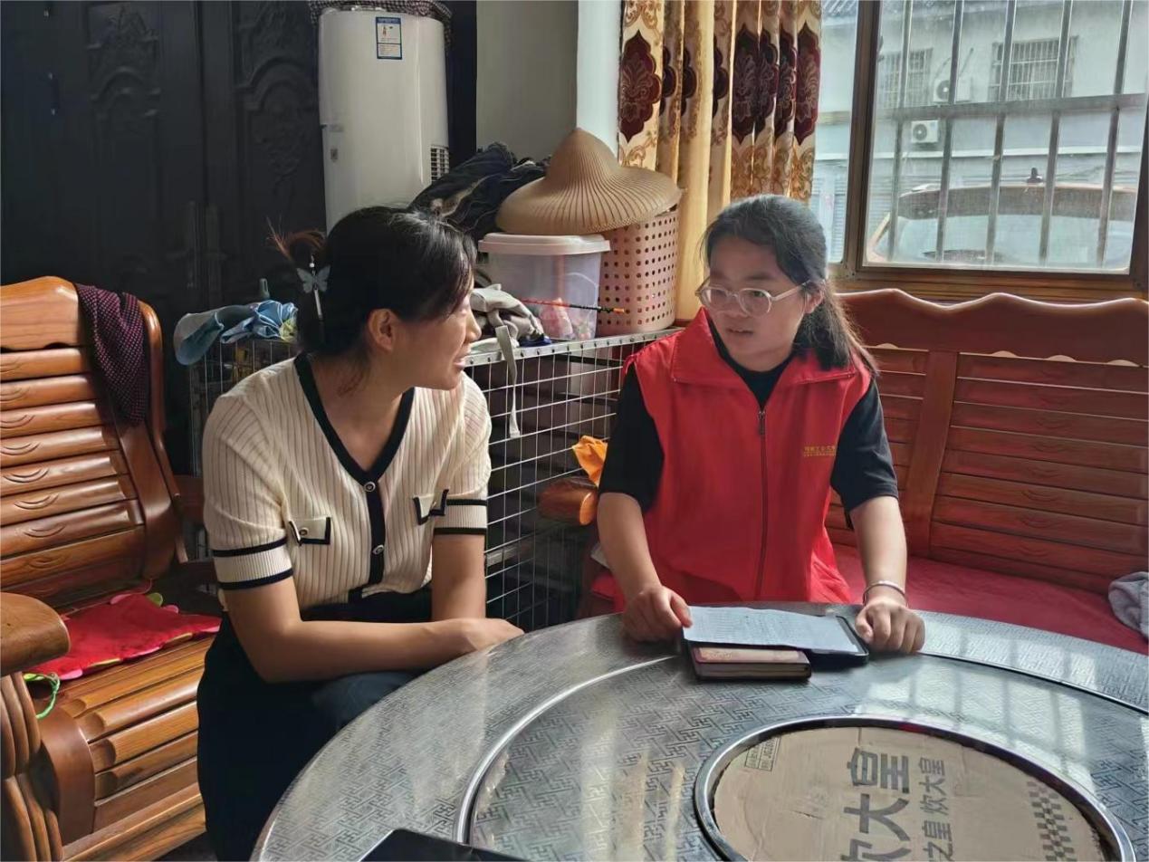 以教育之光，照亮未來之路：河南工業(yè)大學(xué)支教團(tuán)在確山