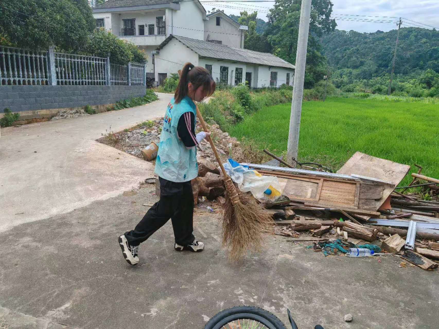 攜手助殘，愛滿人間 —湘潭大學商學院赴夏鐸鋪鎮(zhèn)三下鄉(xiāng)
