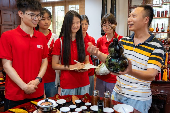 ���`��ӛح�L����W���Ĵ�����ɽ��ͬ�Ĺ����Ї���������F�Y��ǧ�塱����������`꠽Y��