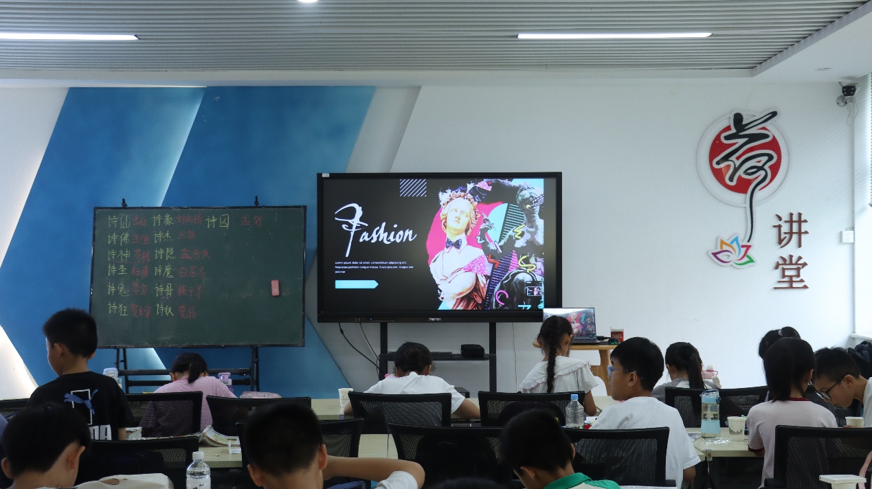 ��(zh��)�P�Lͯ�ģ�ʯ��`��퍡������A�������`�F�ں��С�W�_չ���g��ɫ�n��