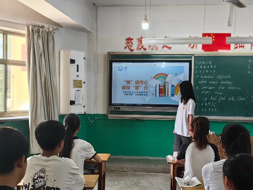 �����ഺ�������x���� �Z��ͯ�С��F꠽M�����l(xi��ng)�_չ�����������